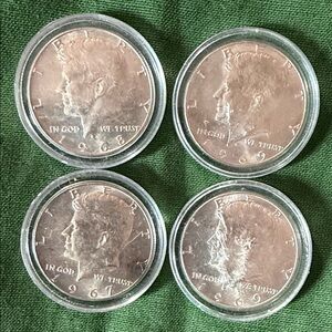 Kennedy Half Dollar Coin Set - Silver Tone